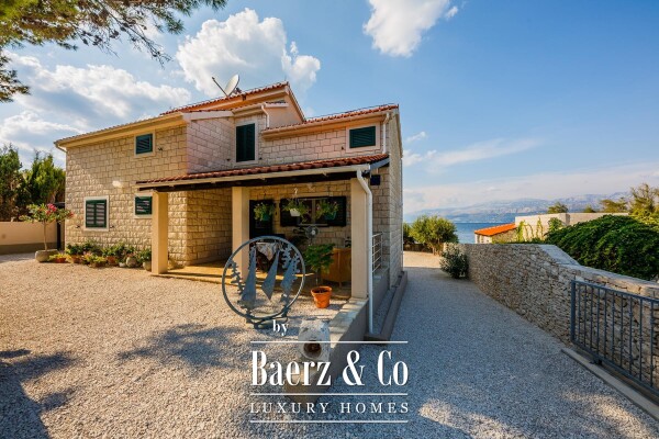 photo 6 Brač, Splitska, villa with pool first row to the sea, 180 m²
