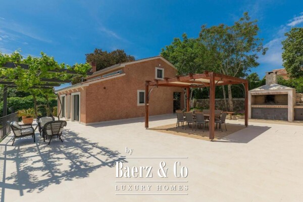 photo 32 Istria, Rovinj, a beautiful house on a large plot with a guest house and a swimming pool