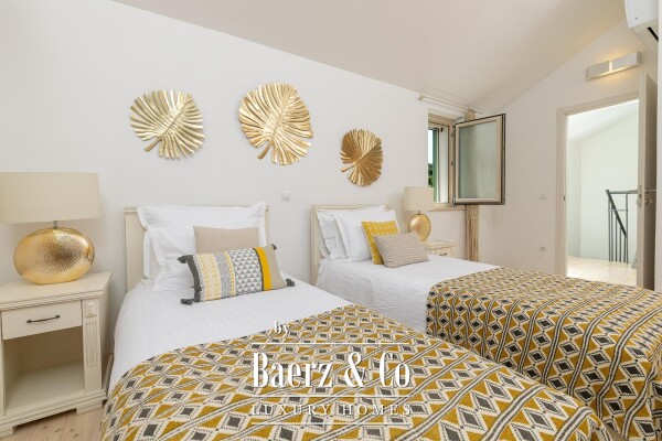 photo 16 Hvar, Vrboska, beautiful stone villa near the sea