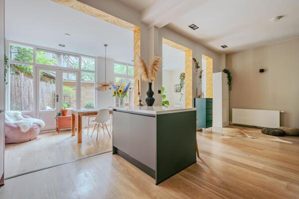 photo 7 Karel du Jardinstraat 28 H