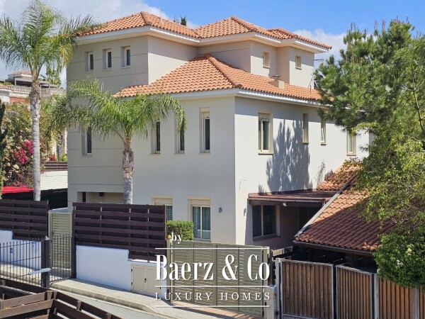 photo 1 5 Bedroom Villa For Sale, Pyrgos, 214 sq.m.