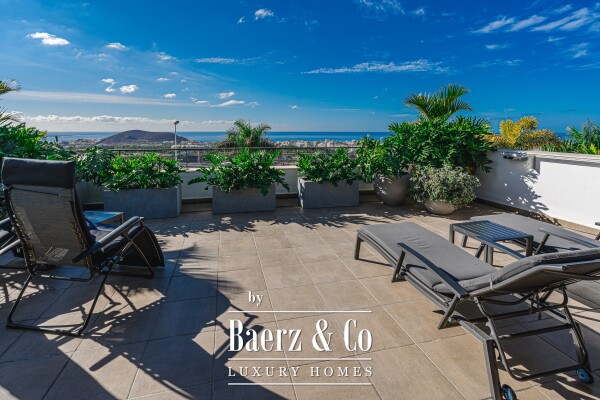 photo 2 Luxury Villa with Panoramic Views of the Ocean and La Gomera