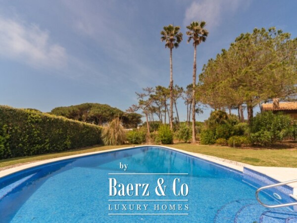 photo 15 Single storey 3 bedroom villa with swimming pool, tennis court and plot of 5,320 sqm in Fontanelas, Sintra