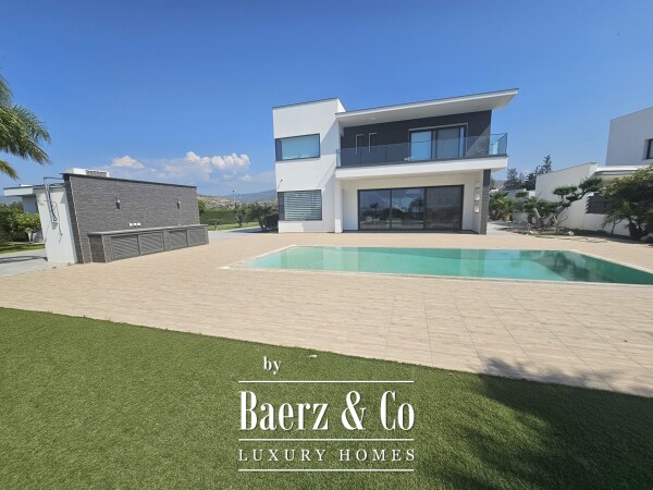 photo 4 330 sq.m. Designer Villa on 2,200 sq.m. Plot with Privacy, Views & Investment Appeal