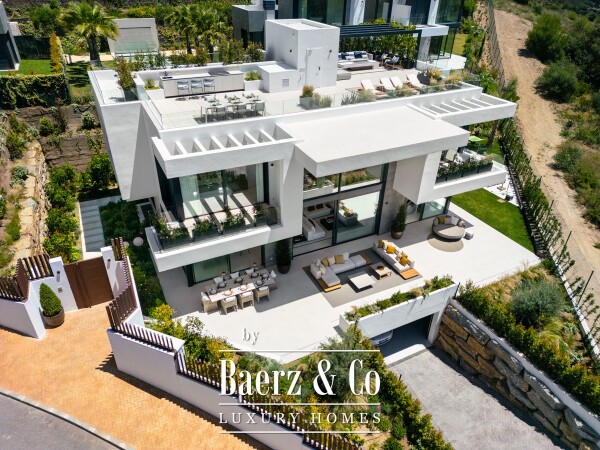 photo 2 Villa - Marbella East - Ref: 8731