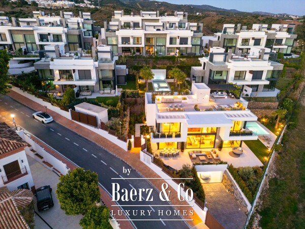 photo 3 Villa - Marbella East - Ref: 8731