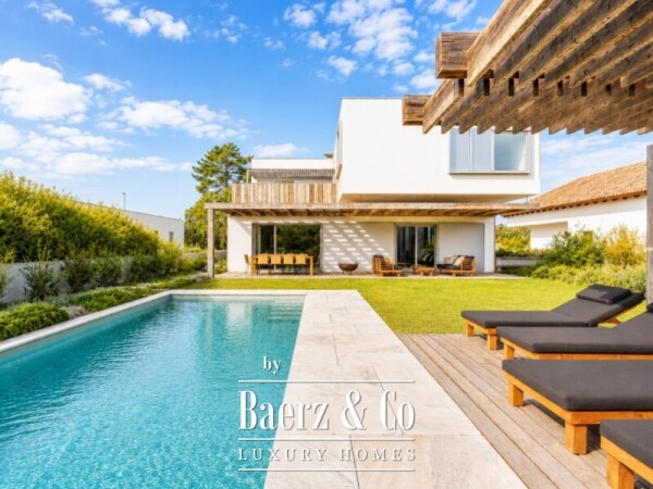 photo 1 5 Bedroom Villa with Garden and Swimming Pool in Comporta