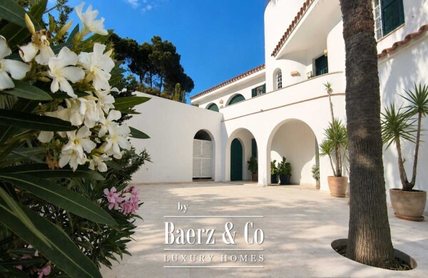 photo 4 EXCLUSIVE MEDITERRANEAN VILLA WITH HEATED SWIMMING POOL, TOURIST LICENCE AND SPECTACULAR SEA VIEWS IN SANTO TOMÁS, MENORCA