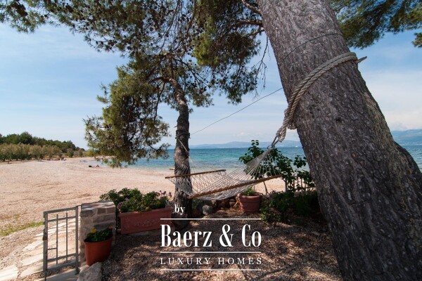 photo 6 Brac, beautiful Mediterranean house in a unique location, 1st row to the sea