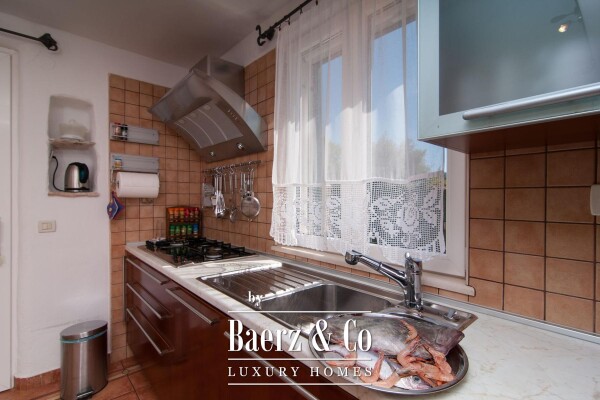 photo 10 Brac, beautiful Mediterranean house in a unique location, 1st row to the sea