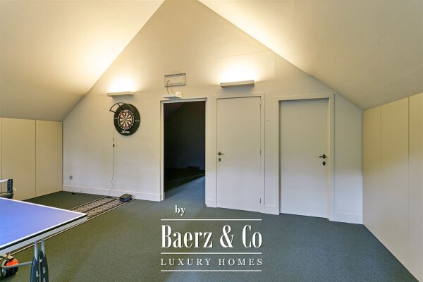 photo 28 Gelegen in doodlopende straat 6slpk,3badks!