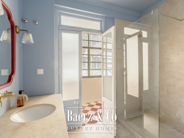 photo 20 Elegant Three-Bedroom Apartment Between Eduardo VII Park and Amoreiras