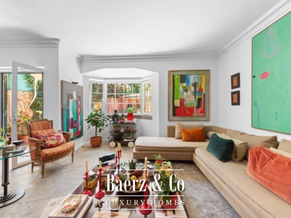 photo 2 Charming Five-Bedroom Villa with Garage in the Historic Centre of Cascais